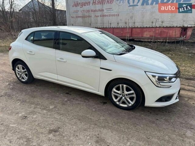 Белый Рено Меган, объемом двигателя 1.5 л и пробегом 259 тыс. км за 9300 $, фото 8 на Automoto.ua
