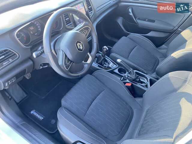 Белый Рено Меган, объемом двигателя 1.5 л и пробегом 207 тыс. км за 11850 $, фото 36 на Automoto.ua