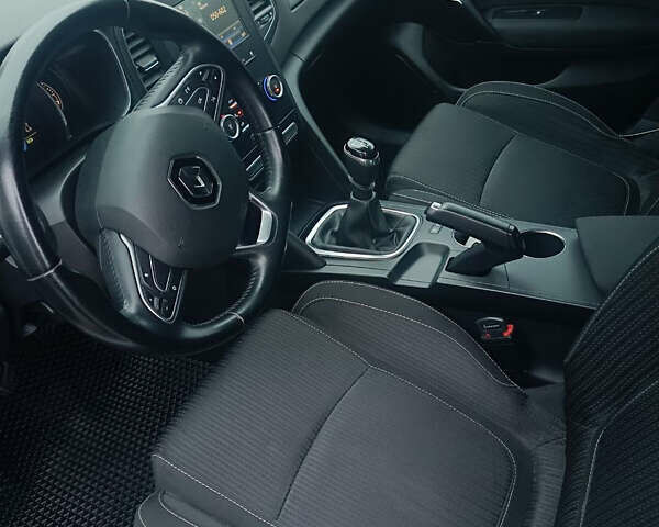 Білий Рено Меган, об'ємом двигуна 1.5 л та пробігом 241 тис. км за 11500 $, фото 9 на Automoto.ua