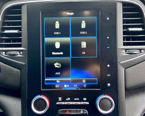 Білий Рено Меган, об'ємом двигуна 1.5 л та пробігом 151 тис. км за 15400 $, фото 64 на Automoto.ua