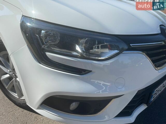 Белый Рено Меган, объемом двигателя 1.46 л и пробегом 284 тыс. км за 11400 $, фото 8 на Automoto.ua