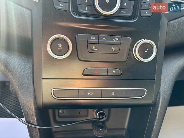 Білий Рено Меган, об'ємом двигуна 1.5 л та пробігом 221 тис. км за 10690 $, фото 20 на Automoto.ua