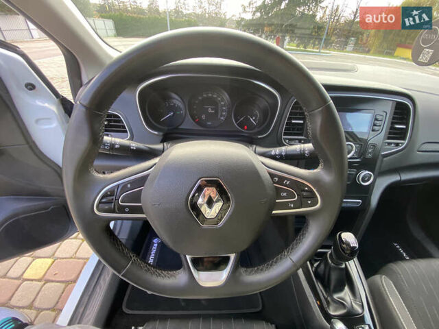 Белый Рено Меган, объемом двигателя 1.5 л и пробегом 207 тыс. км за 10850 $, фото 22 на Automoto.ua