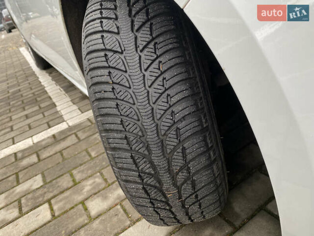 Білий Рено Меган, об'ємом двигуна 1.5 л та пробігом 207 тис. км за 11450 $, фото 17 на Automoto.ua