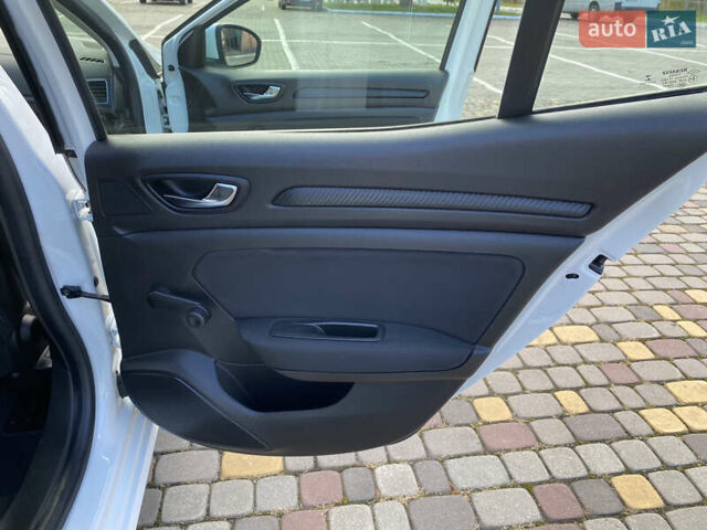 Белый Рено Меган, объемом двигателя 1.5 л и пробегом 207 тыс. км за 10850 $, фото 17 на Automoto.ua