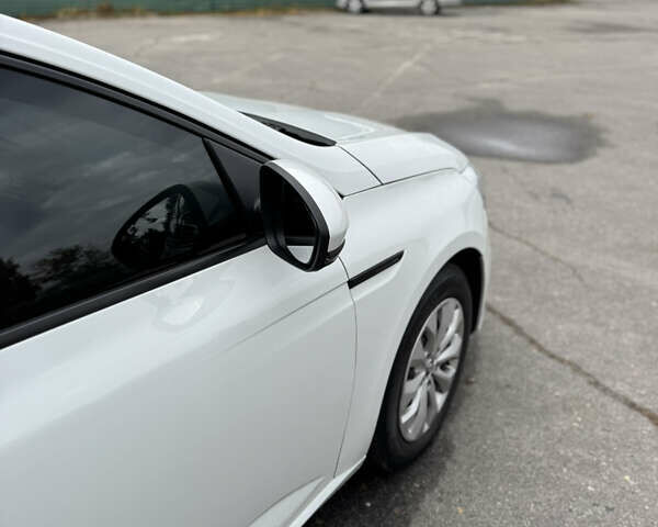 Белый Рено Меган, объемом двигателя 1.46 л и пробегом 257 тыс. км за 10500 $, фото 9 на Automoto.ua