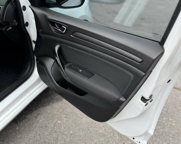 Белый Рено Меган, объемом двигателя 1.46 л и пробегом 257 тыс. км за 10500 $, фото 10 на Automoto.ua