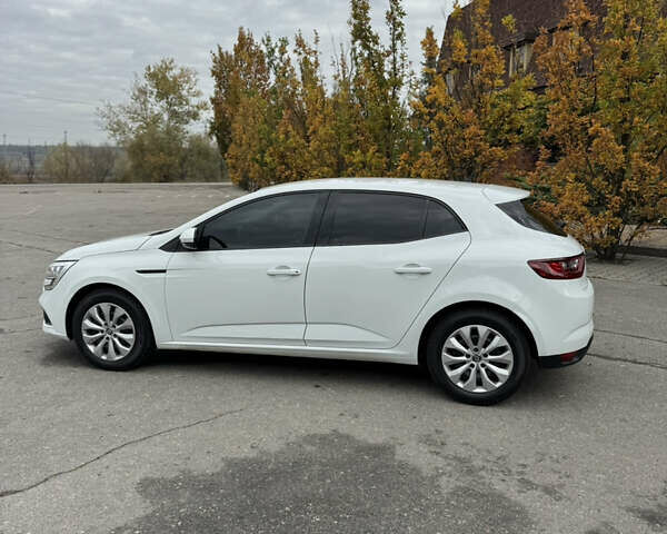 Белый Рено Меган, объемом двигателя 1.46 л и пробегом 257 тыс. км за 10500 $, фото 26 на Automoto.ua