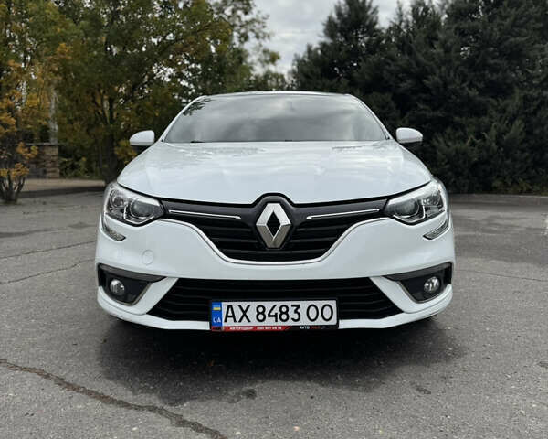 Белый Рено Меган, объемом двигателя 1.46 л и пробегом 257 тыс. км за 10500 $, фото 4 на Automoto.ua