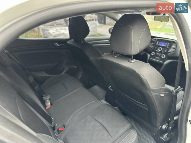 Белый Рено Меган, объемом двигателя 1.46 л и пробегом 82 тыс. км за 14500 $, фото 9 на Automoto.ua