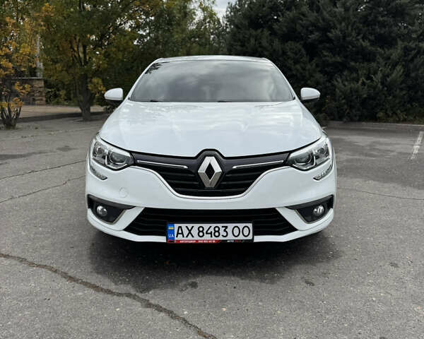 Белый Рено Меган, объемом двигателя 1.46 л и пробегом 257 тыс. км за 10500 $, фото 8 на Automoto.ua