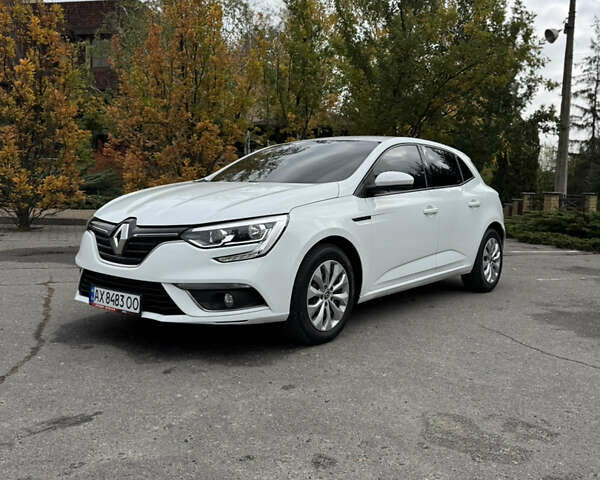 Белый Рено Меган, объемом двигателя 1.46 л и пробегом 257 тыс. км за 10500 $, фото 1 на Automoto.ua