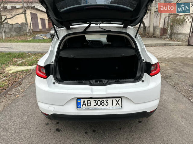 Белый Рено Меган, объемом двигателя 1.46 л и пробегом 82 тыс. км за 14500 $, фото 8 на Automoto.ua