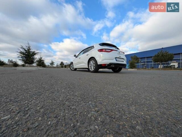 Белый Рено Меган, объемом двигателя 1.46 л и пробегом 112 тыс. км за 14000 $, фото 17 на Automoto.ua