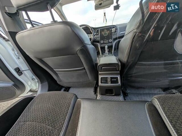 Белый Рено Меган, объемом двигателя 1.46 л и пробегом 112 тыс. км за 14000 $, фото 47 на Automoto.ua