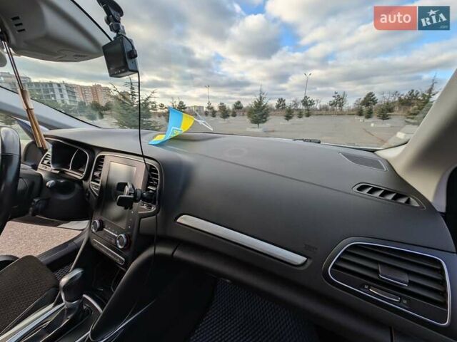Белый Рено Меган, объемом двигателя 1.46 л и пробегом 112 тыс. км за 14000 $, фото 54 на Automoto.ua
