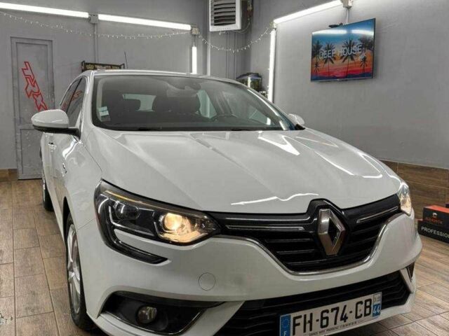 Білий Рено Меган, об'ємом двигуна 1.5 л та пробігом 190 тис. км за 12900 $, фото 1 на Automoto.ua