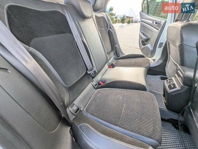 Белый Рено Меган, объемом двигателя 1.46 л и пробегом 112 тыс. км за 14000 $, фото 46 на Automoto.ua