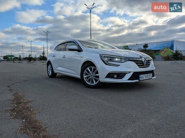 Белый Рено Меган, объемом двигателя 1.46 л и пробегом 112 тыс. км за 14000 $, фото 4 на Automoto.ua