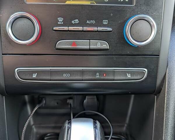 Белый Рено Меган, объемом двигателя 1.46 л и пробегом 112 тыс. км за 14000 $, фото 66 на Automoto.ua
