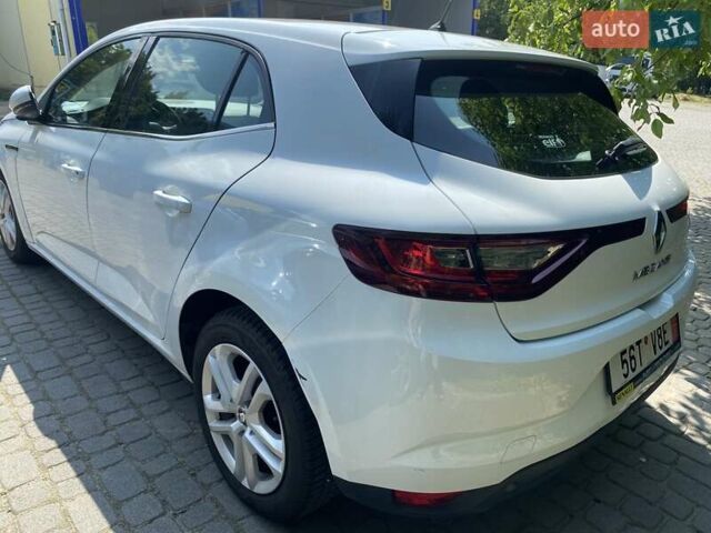 Белый Рено Меган, объемом двигателя 1.46 л и пробегом 200 тыс. км за 10680 $, фото 5 на Automoto.ua