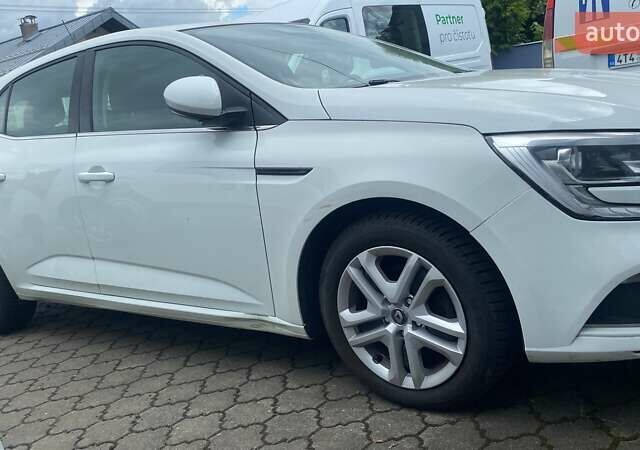 Белый Рено Меган, объемом двигателя 1.46 л и пробегом 200 тыс. км за 10680 $, фото 19 на Automoto.ua