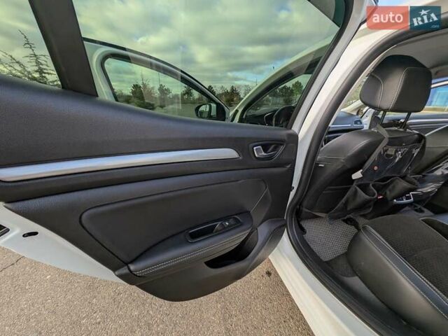 Белый Рено Меган, объемом двигателя 1.46 л и пробегом 112 тыс. км за 14000 $, фото 31 на Automoto.ua