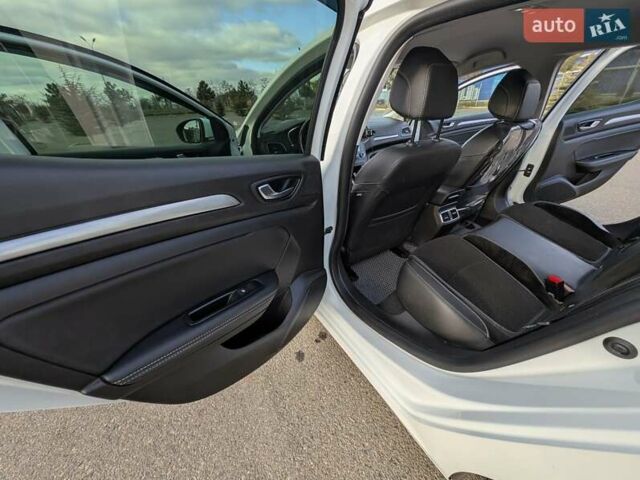 Белый Рено Меган, объемом двигателя 1.46 л и пробегом 112 тыс. км за 14000 $, фото 55 на Automoto.ua
