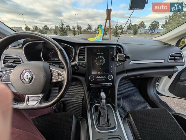 Белый Рено Меган, объемом двигателя 1.46 л и пробегом 112 тыс. км за 14000 $, фото 97 на Automoto.ua