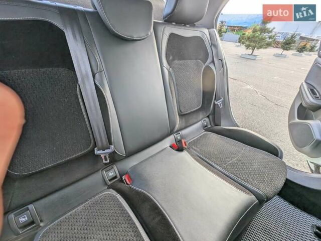 Белый Рено Меган, объемом двигателя 1.46 л и пробегом 112 тыс. км за 14000 $, фото 30 на Automoto.ua