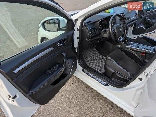 Белый Рено Меган, объемом двигателя 1.46 л и пробегом 112 тыс. км за 14000 $, фото 39 на Automoto.ua