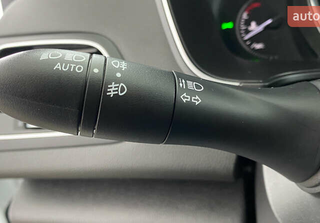 Білий Рено Меган, об'ємом двигуна 1.46 л та пробігом 179 тис. км за 15450 $, фото 14 на Automoto.ua