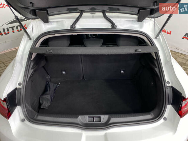 Білий Рено Меган, об'ємом двигуна 1.46 л та пробігом 179 тис. км за 15450 $, фото 4 на Automoto.ua