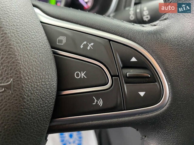 Білий Рено Меган, об'ємом двигуна 1.46 л та пробігом 179 тис. км за 15450 $, фото 12 на Automoto.ua