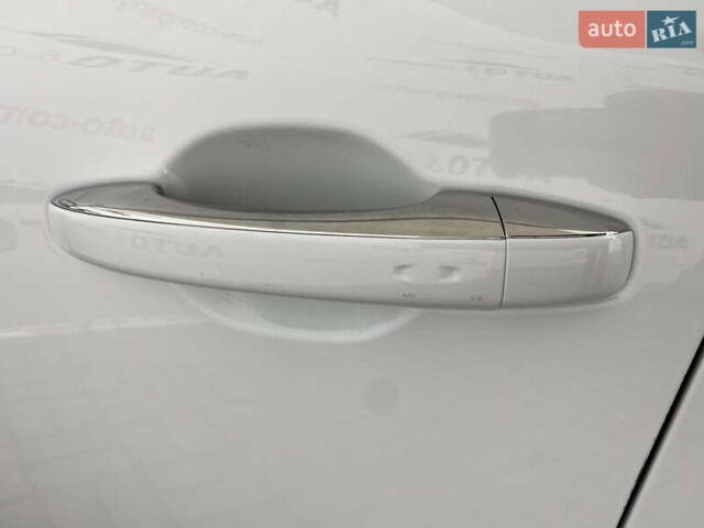 Білий Рено Меган, об'ємом двигуна 1.46 л та пробігом 179 тис. км за 15450 $, фото 35 на Automoto.ua