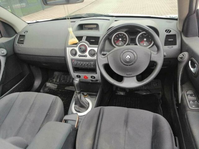 Белый Рено Меган, объемом двигателя 0 л и пробегом 90 тыс. км за 1500 $, фото 8 на Automoto.ua