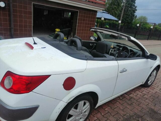 Белый Рено Меган, объемом двигателя 0 л и пробегом 90 тыс. км за 1500 $, фото 10 на Automoto.ua