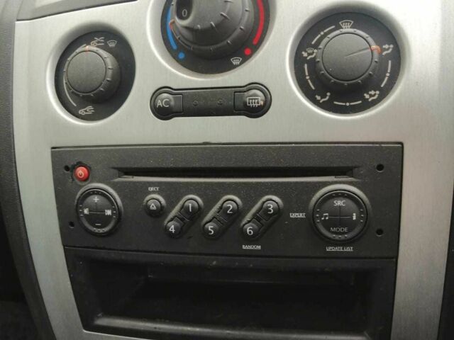 Белый Рено Меган, объемом двигателя 0 л и пробегом 90 тыс. км за 1500 $, фото 11 на Automoto.ua