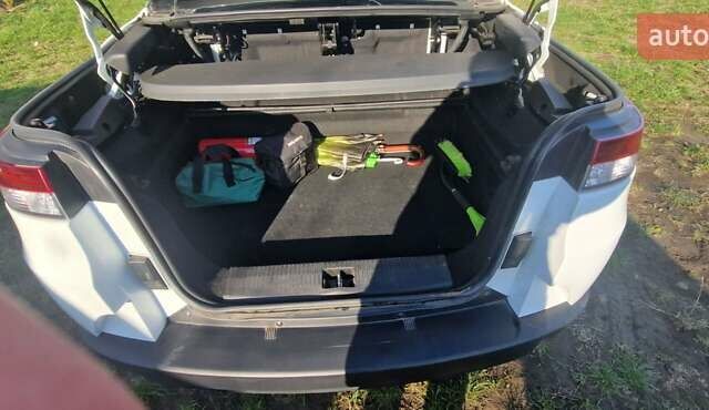 Белый Рено Меган, объемом двигателя 1.46 л и пробегом 169 тыс. км за 7000 $, фото 5 на Automoto.ua