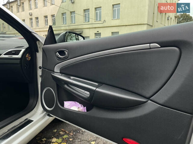 Белый Рено Меган, объемом двигателя 1.46 л и пробегом 258 тыс. км за 9300 $, фото 25 на Automoto.ua