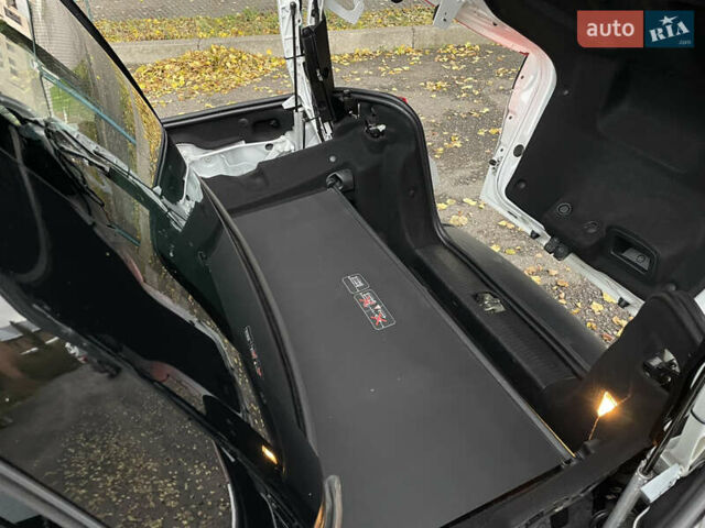 Белый Рено Меган, объемом двигателя 1.46 л и пробегом 258 тыс. км за 9300 $, фото 34 на Automoto.ua