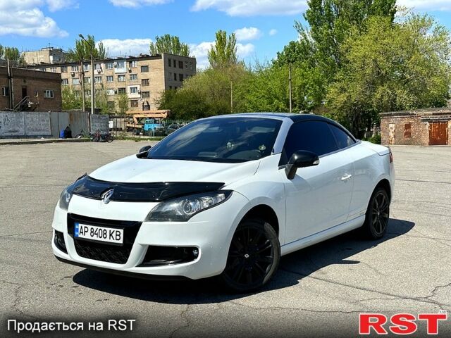 Белый Рено Меган, объемом двигателя 1.9 л и пробегом 180 тыс. км за 7555 $, фото 1 на Automoto.ua