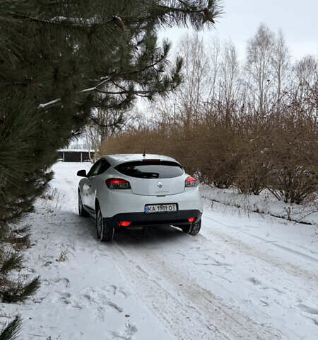Білий Рено Меган, об'ємом двигуна 2 л та пробігом 139 тис. км за 7290 $, фото 14 на Automoto.ua