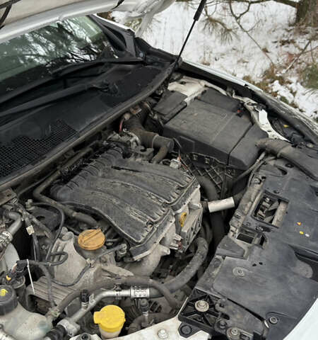 Білий Рено Меган, об'ємом двигуна 2 л та пробігом 139 тис. км за 7290 $, фото 12 на Automoto.ua