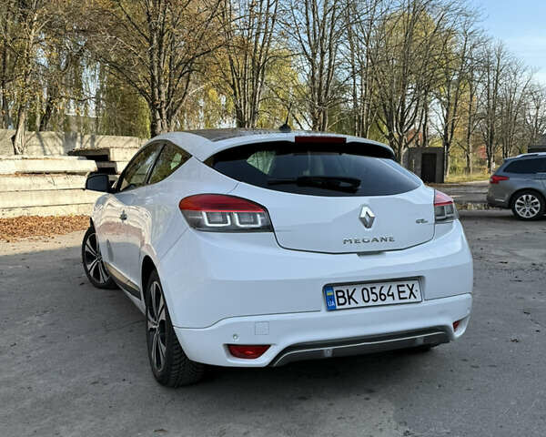 Белый Рено Меган, объемом двигателя 1.5 л и пробегом 188 тыс. км за 8800 $, фото 2 на Automoto.ua