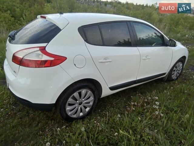Білий Рено Меган, об'ємом двигуна 1.5 л та пробігом 210 тис. км за 5500 $, фото 3 на Automoto.ua