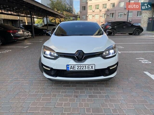 Белый Рено Меган, объемом двигателя 1.5 л и пробегом 190 тыс. км за 10900 $, фото 1 на Automoto.ua