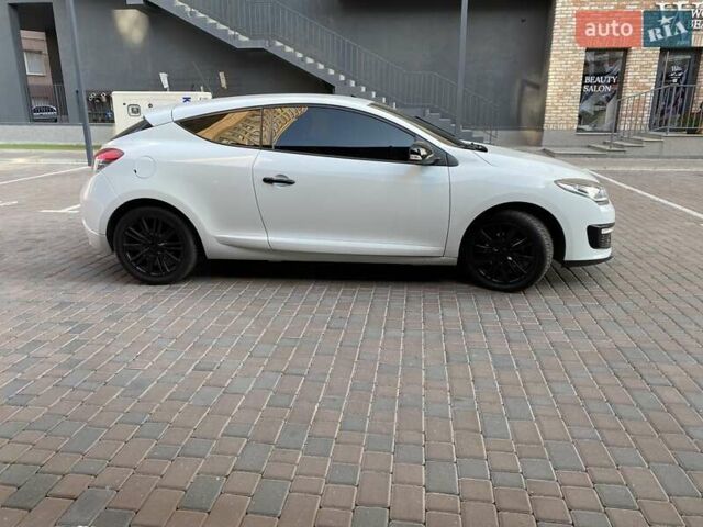 Белый Рено Меган, объемом двигателя 1.5 л и пробегом 190 тыс. км за 10900 $, фото 5 на Automoto.ua