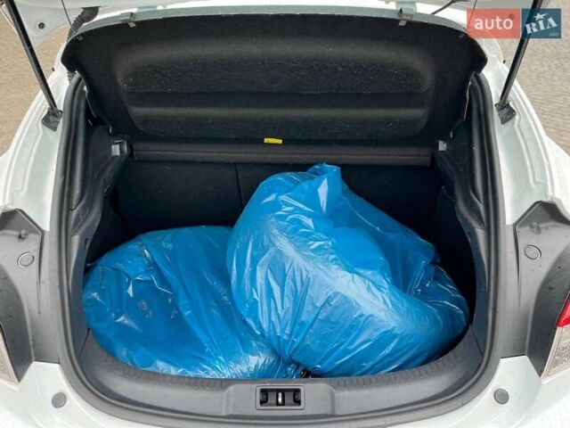 Білий Рено Меган, об'ємом двигуна 1.6 л та пробігом 155 тис. км за 10190 $, фото 20 на Automoto.ua