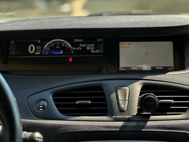 Білий Рено Меган, об'ємом двигуна 1.5 л та пробігом 200 тис. км за 8990 $, фото 19 на Automoto.ua